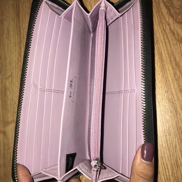 Coach Wallet - Picture 4 of 5